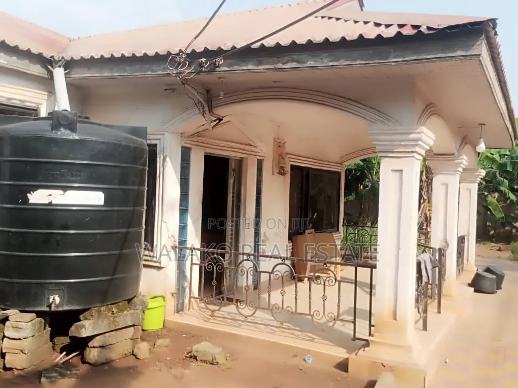 4bdrm House in Kwabenya for sale