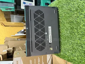 Laptop Lenovo LOQ 15IRH8 24GB Intel Core I7 SSHD (Hybrid) 1T