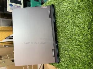 Laptop Lenovo LOQ 15IRH8 24GB Intel Core I7 SSHD (Hybrid) 1T