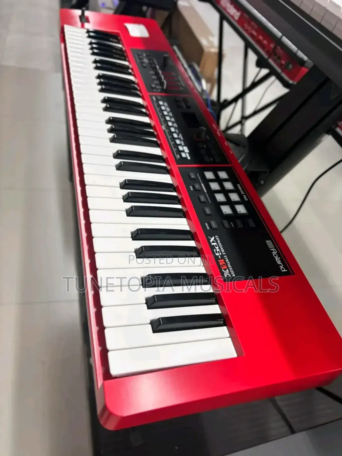 Xps-10x Expandable Synthesizer Keyboard In Red.