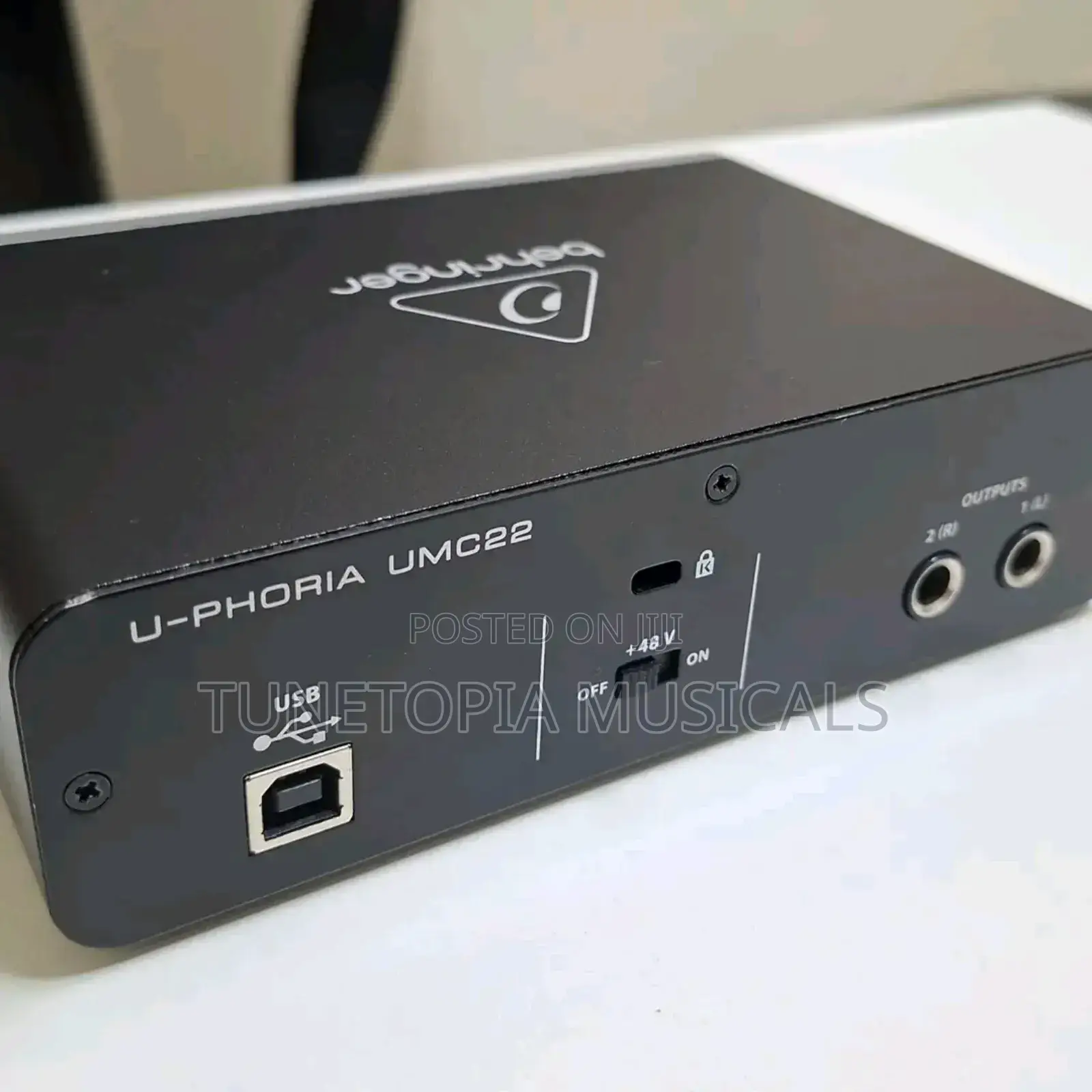 Behringer U-phoria Umc22 Usb Audio Interface.