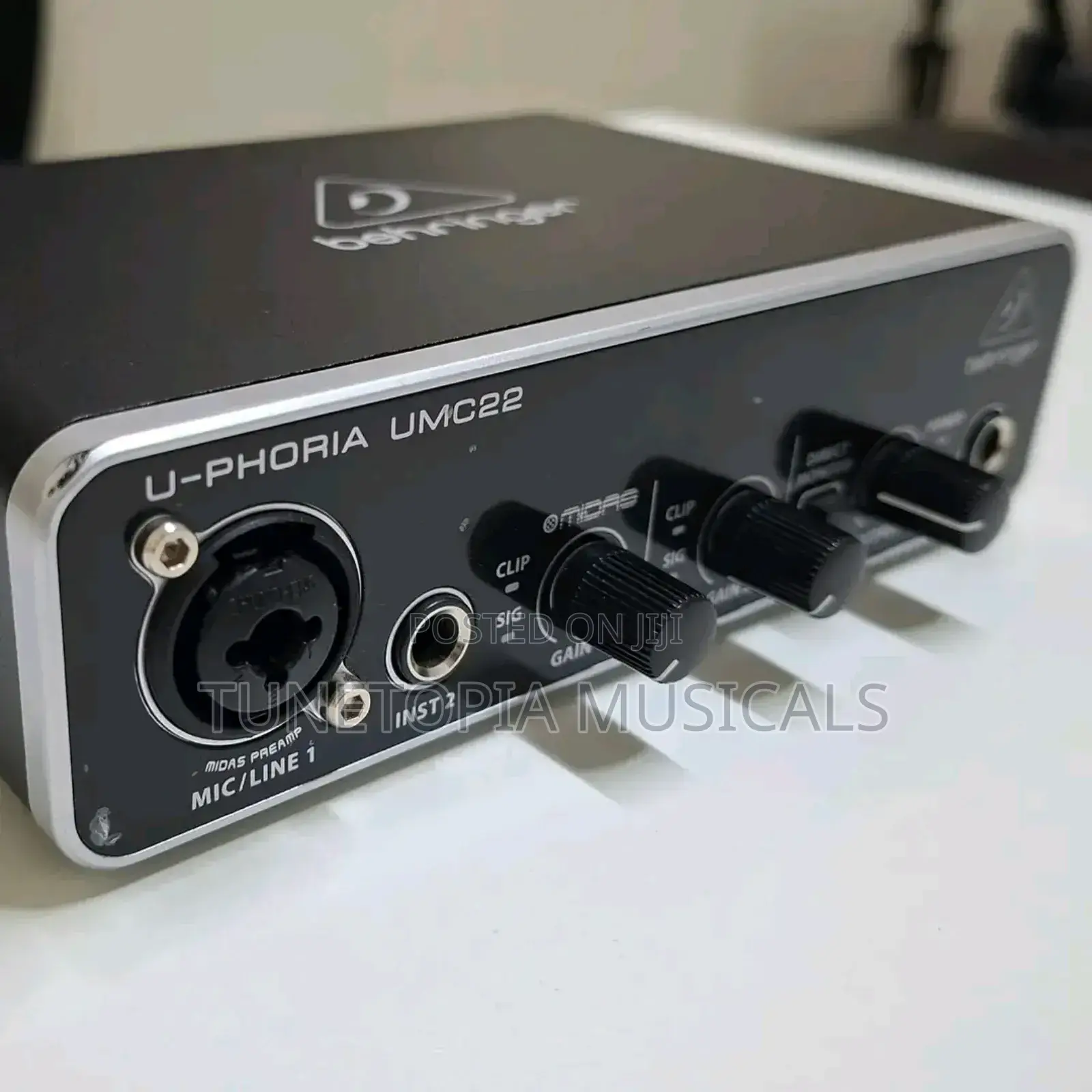 Behringer U-phoria Umc22 Usb Audio Interface.
