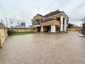 5bdrm Duplex in Lashibi, Baatsona Total for rent
