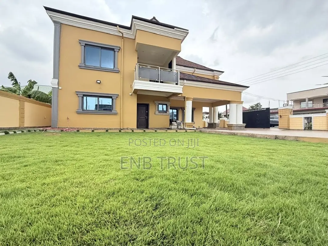5bdrm Duplex in Lashibi, Baatsona Total for rent