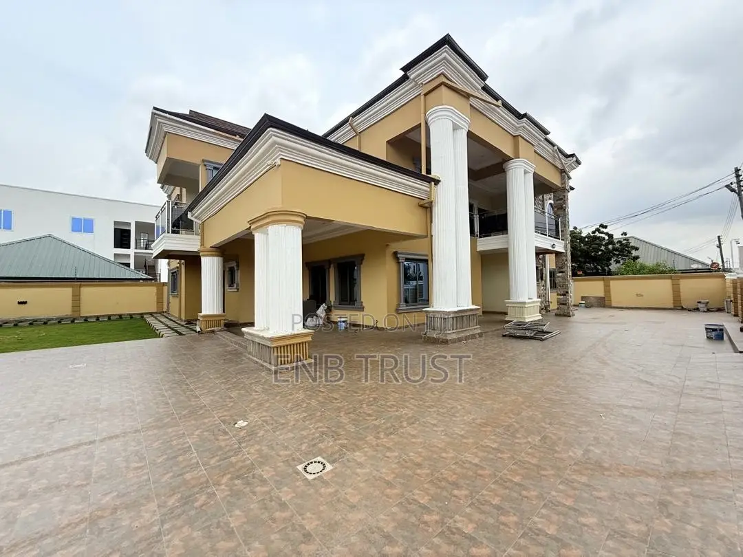 5bdrm Duplex in Lashibi, Baatsona Total for rent