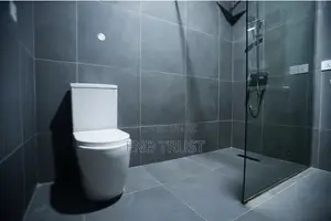 3bdrm Duplex in Ashaley Botwe, School Junction for sale