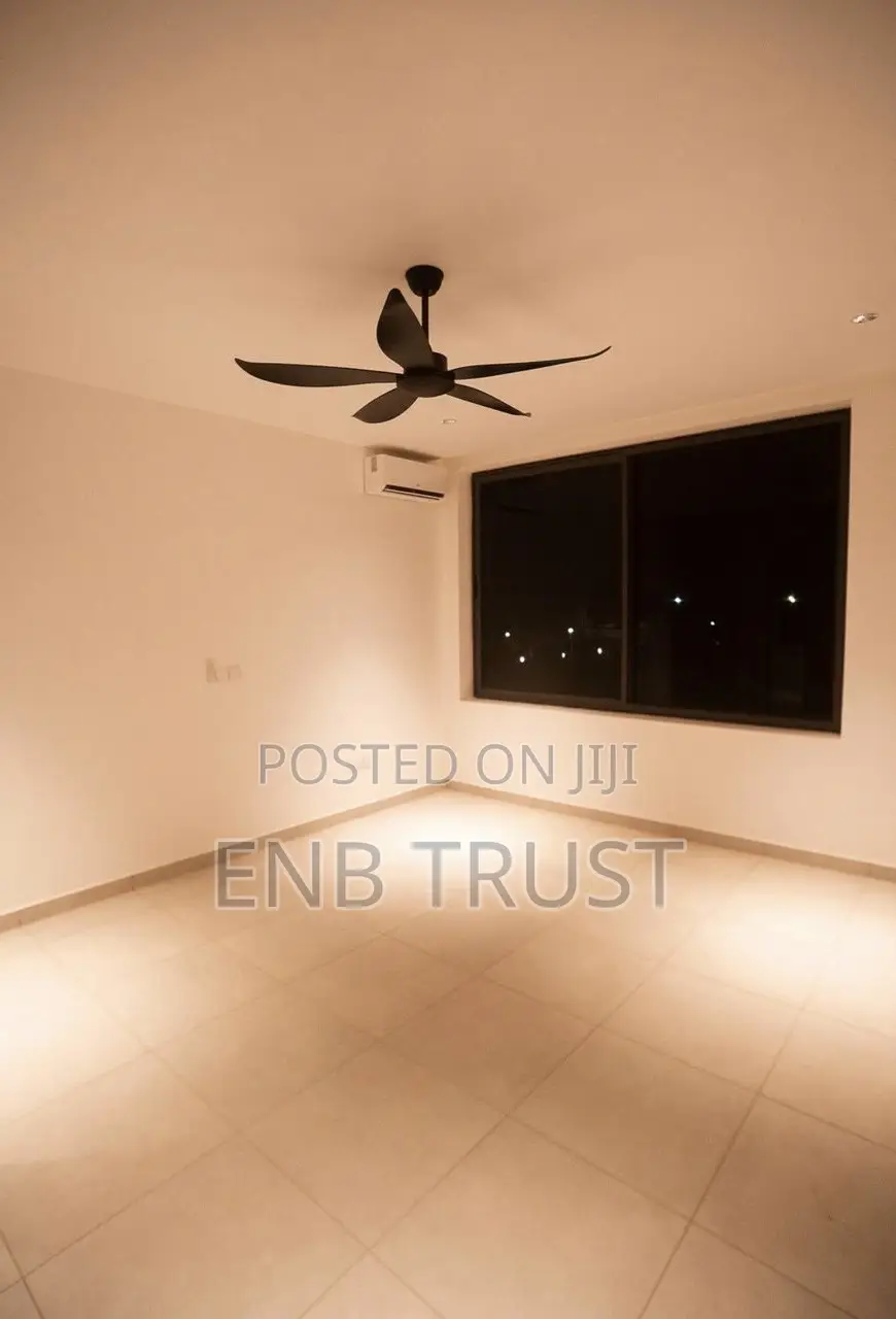 3bdrm Duplex in Ashaley Botwe, School Junction for sale