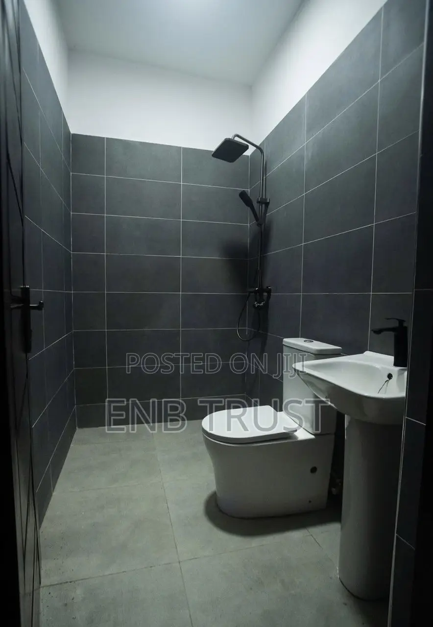 3bdrm Duplex in Ashaley Botwe, School Junction for sale