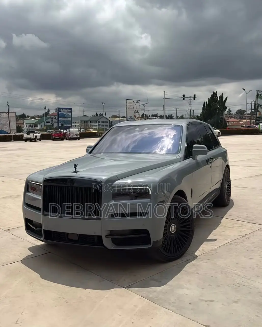 Rolls-Royce Cullinan Black Badge 2022 Gray