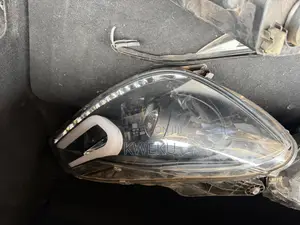 Mercedes Benz C250 Headlight