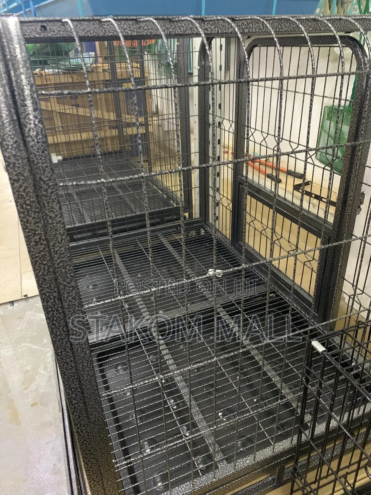 Pet / Dog Cage : 110 * 72 * 87 Cm