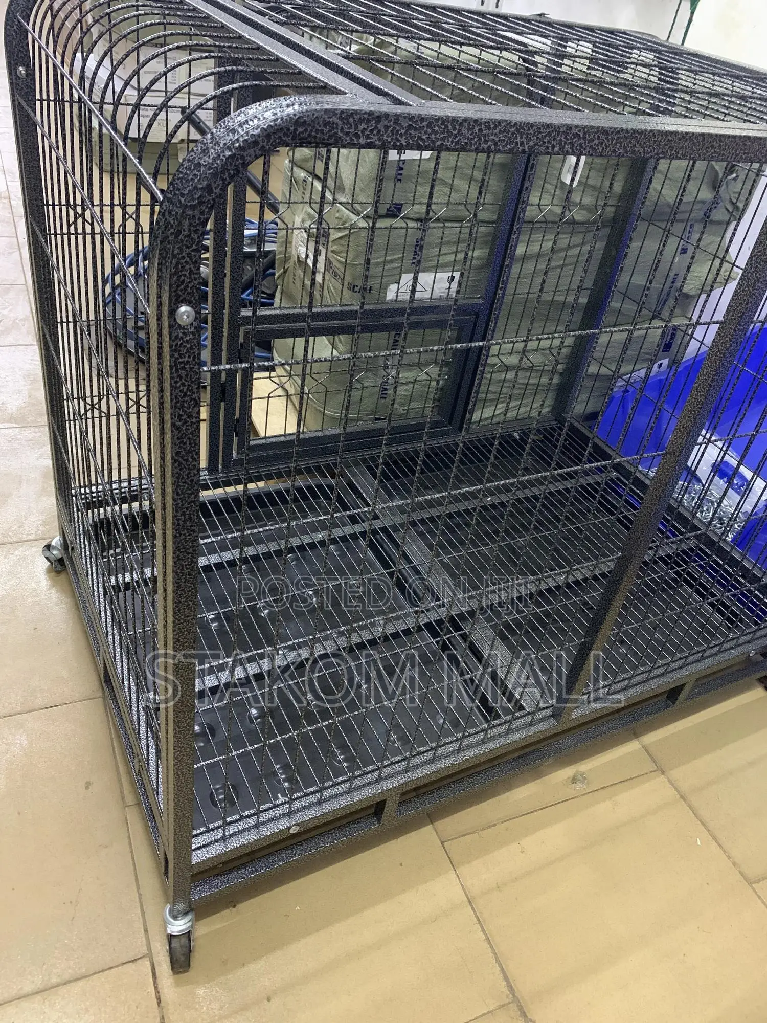 Pet / Dog Cage : 110 * 72 * 87 Cm