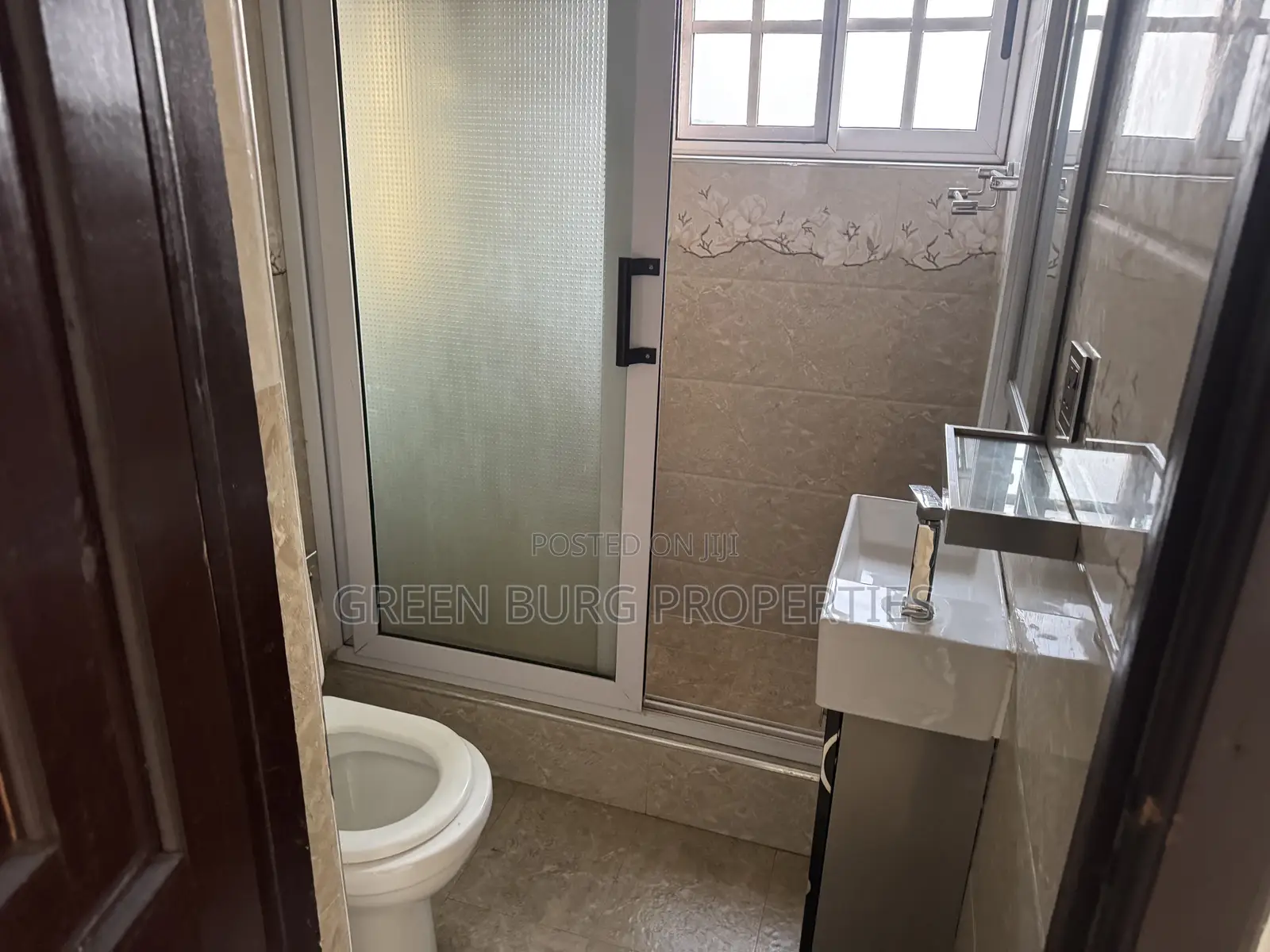 1bdrm Apartment in Green, East Legon for rent