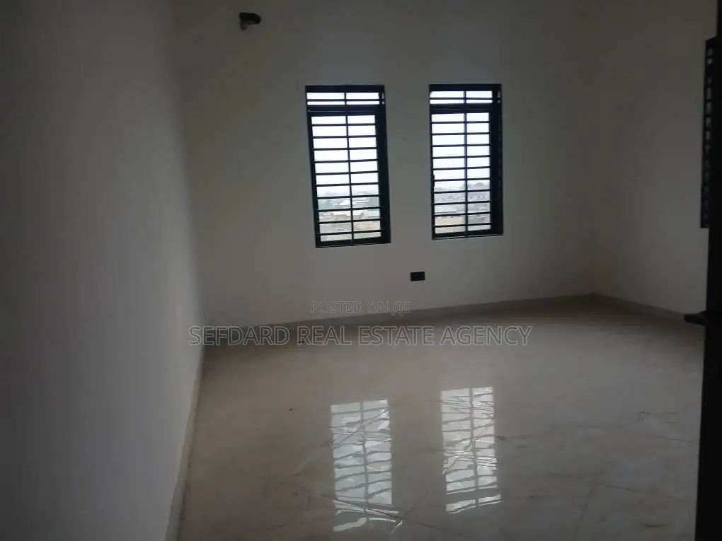 Furnished 4bdrm Duplex in East Legon for sale