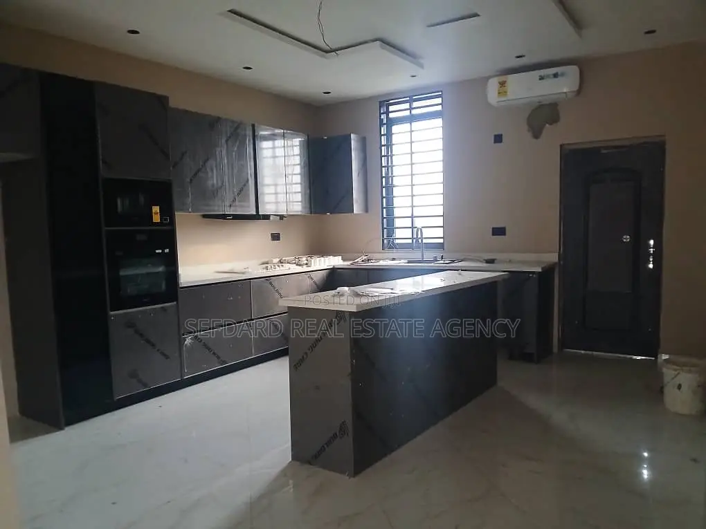 Furnished 4bdrm Duplex in East Legon for sale