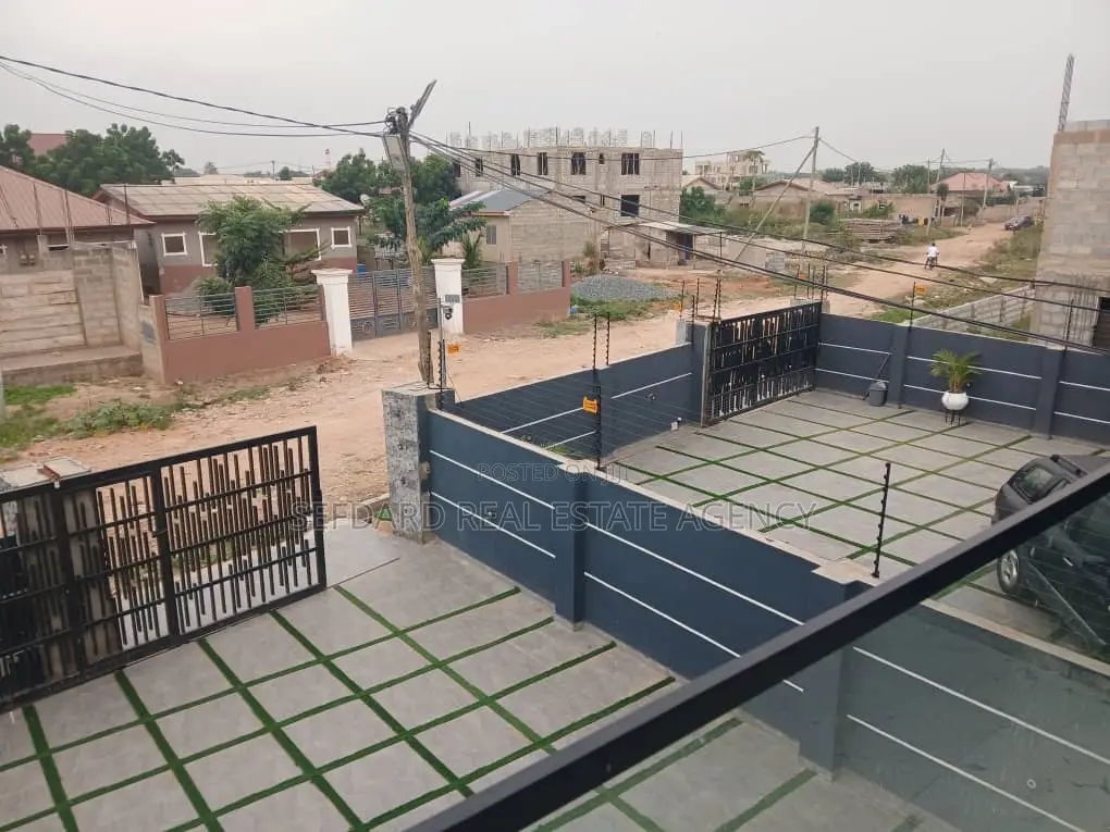 Furnished 4bdrm Duplex in East Legon for sale
