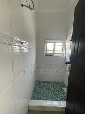 3bdrm Apartment in Unique Key Agency, Dzorwulu for rent