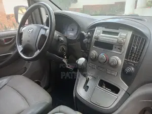 Hyundai Starex 2010