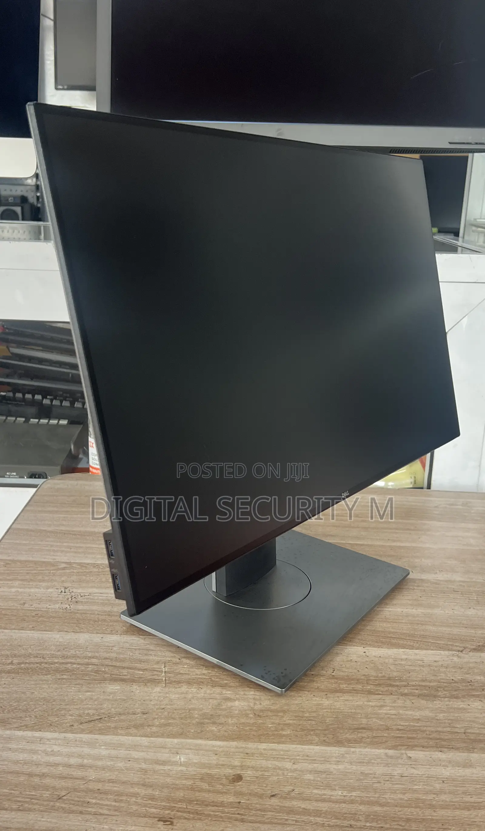 Dell Ultrasharp U2719d - Led Monitor - 27" QHD Wide 1440p.