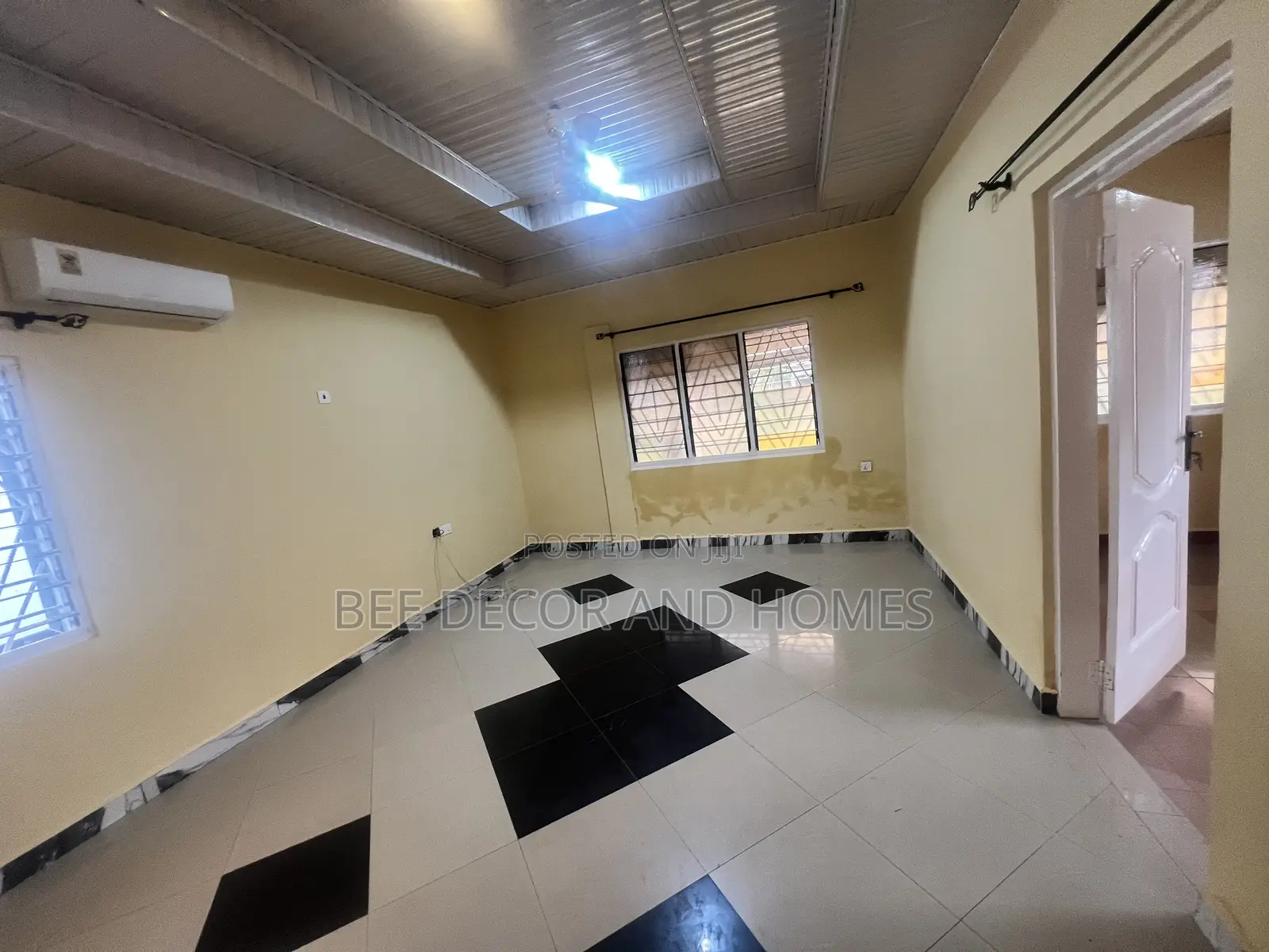 1bdrm Room & Parlour in Silver for rent