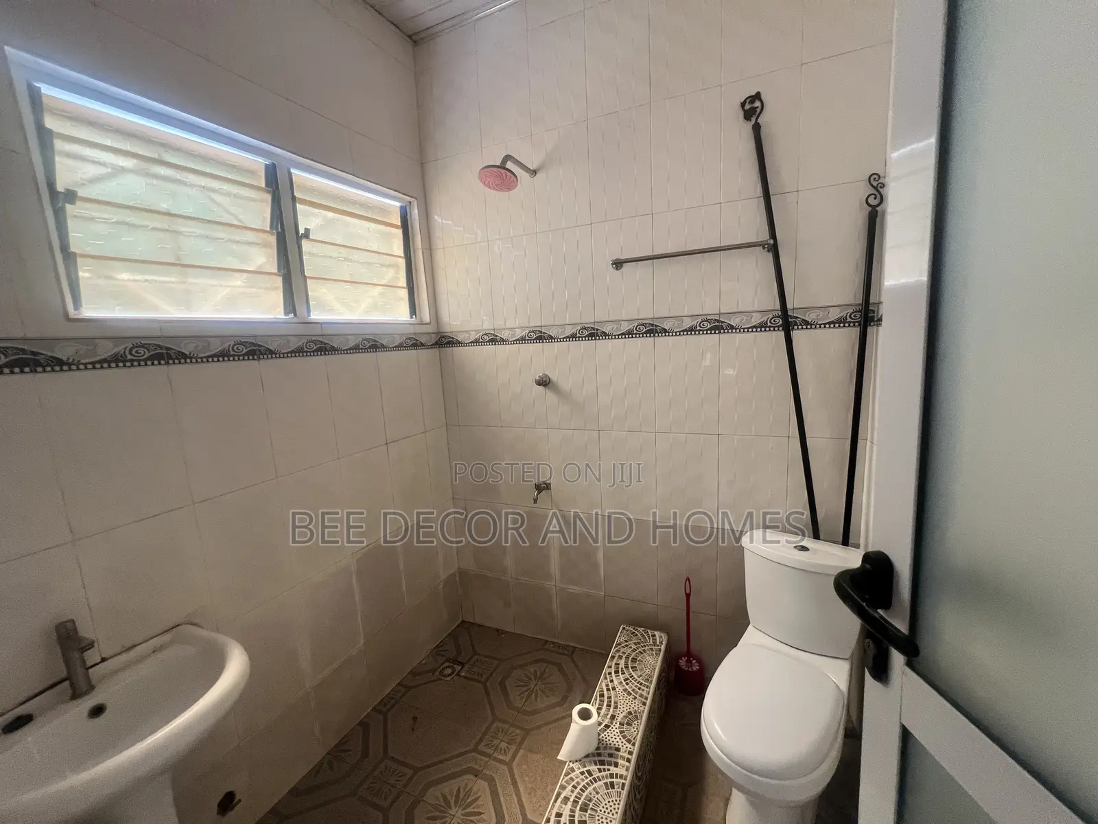 1bdrm Room & Parlour in Silver for rent