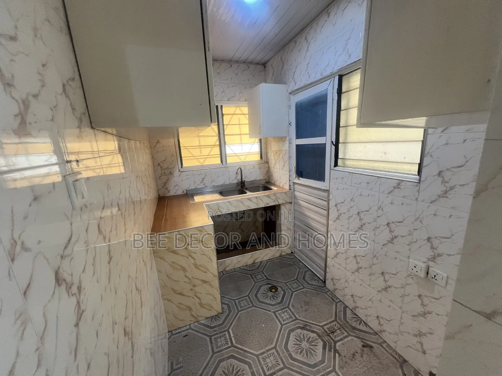 1bdrm Room & Parlour in Silver for rent