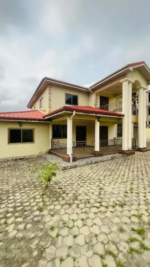 5bdrm House in Hometrust Properties, Pokuase for sale