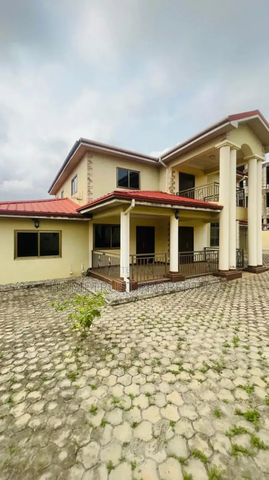 5bdrm House in Hometrust Properties, Pokuase for sale