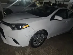 Toyota Corolla LE Premium 4dr Sedan (1.8L 4cyl CVT) 2016 White