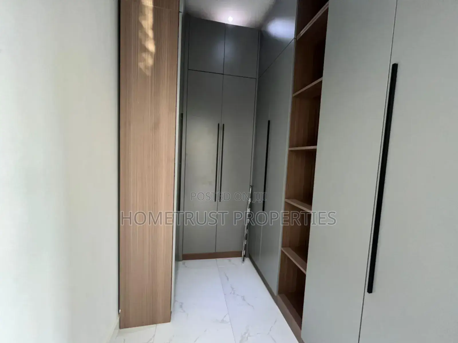 4bdrm Duplex in Hometrust Properties, East Legon for sale