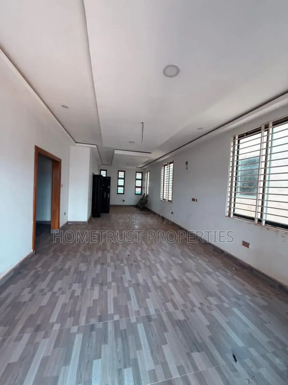 5bdrm Duplex in Hometrust, East Legon for sale