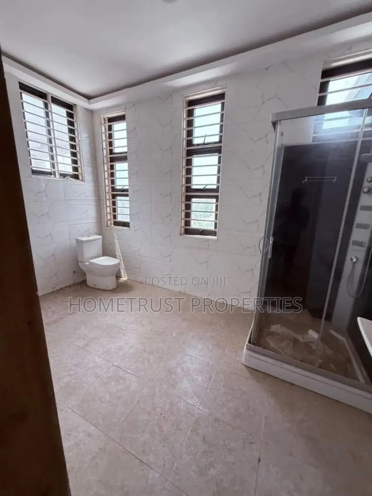 5bdrm Duplex in Hometrust, East Legon for sale