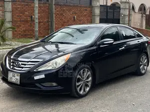 Hyundai Sonata Limited 2.0T Sedan (2.0L 4cyl 6A) 2013 Black