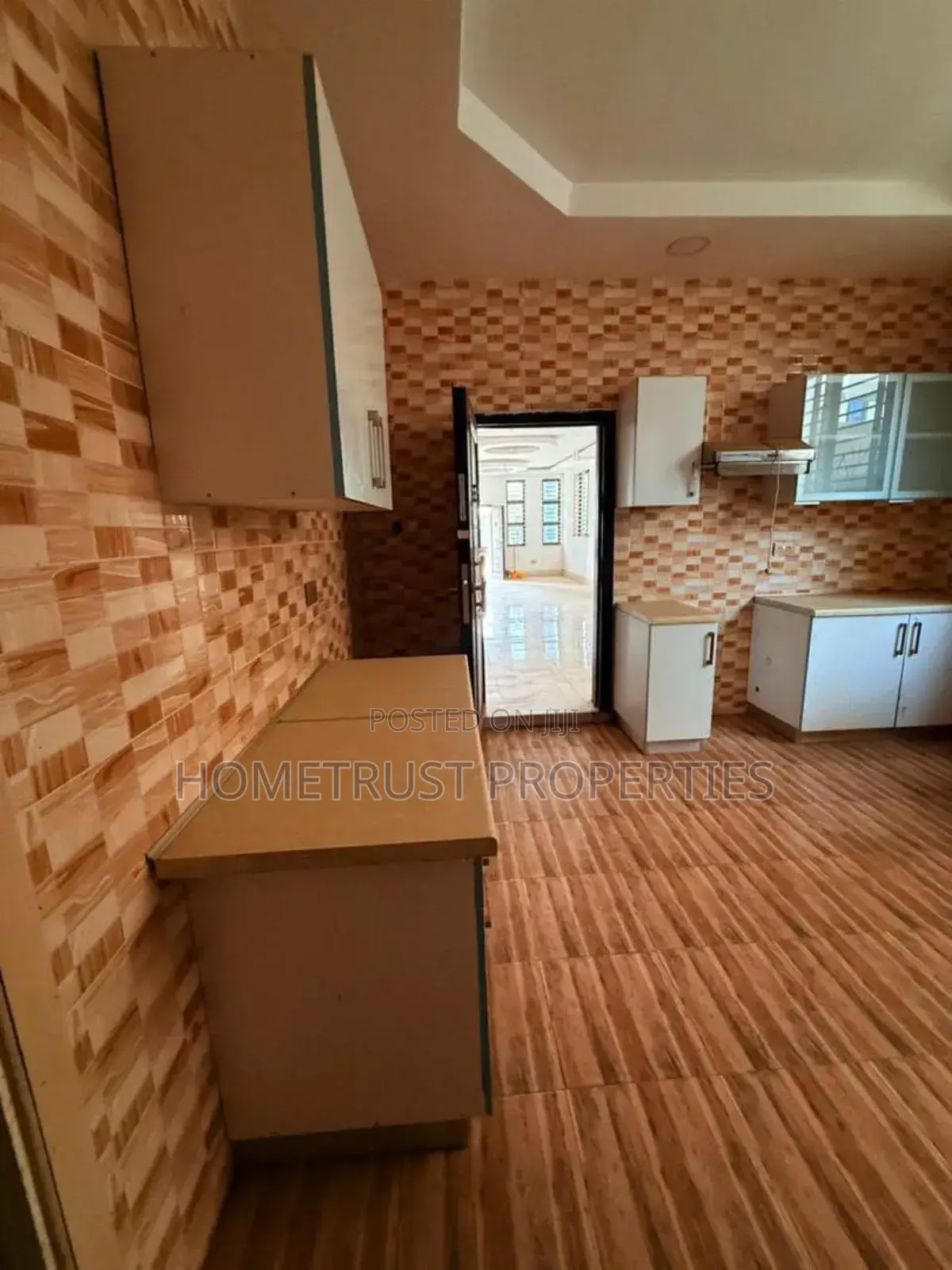 5bdrm Duplex in Hometrust, East Legon for sale