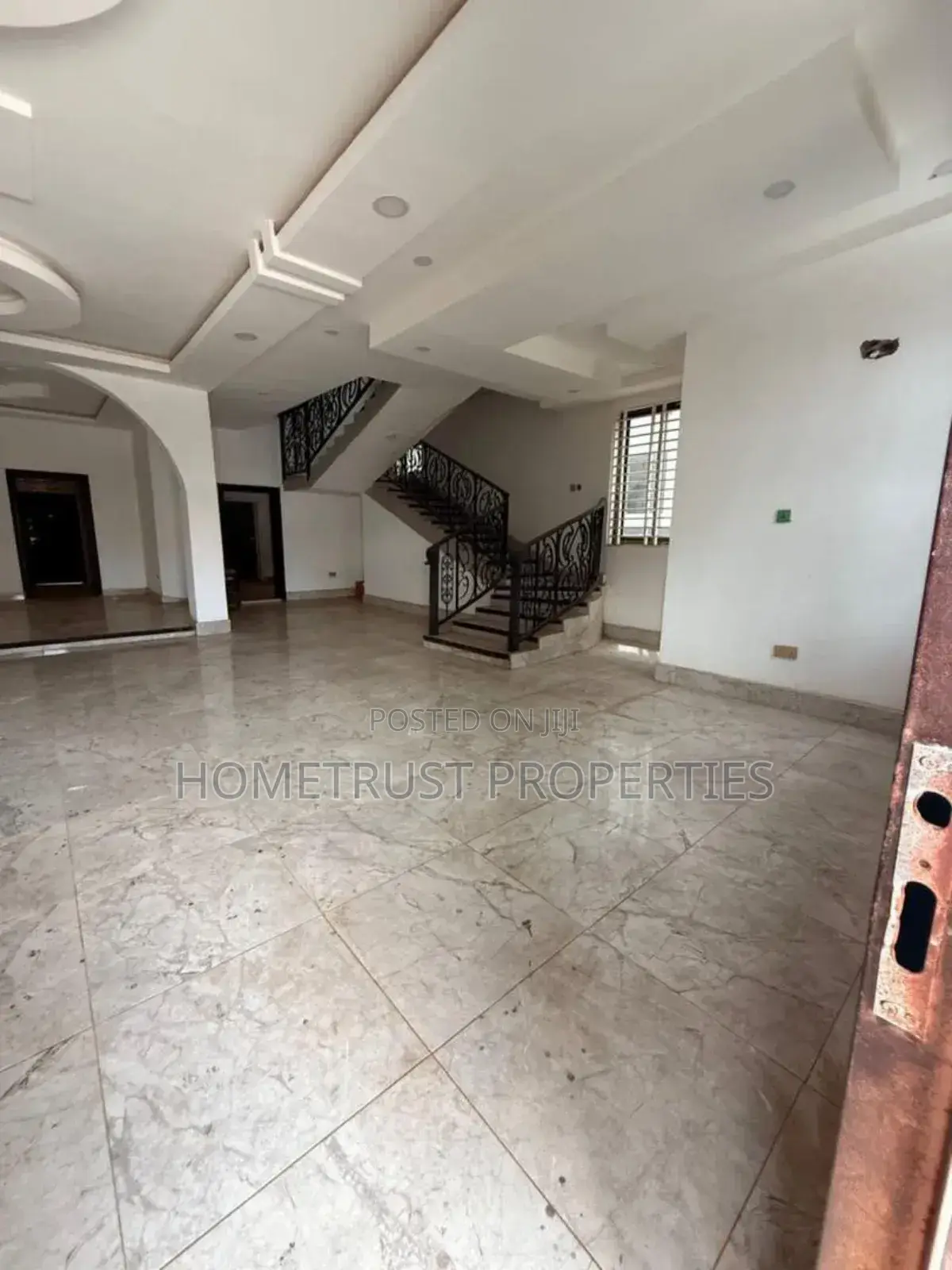 5bdrm Duplex in Hometrust, East Legon for sale