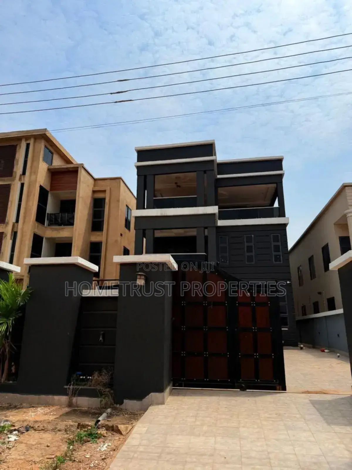 5bdrm Duplex in Hometrust, East Legon for sale