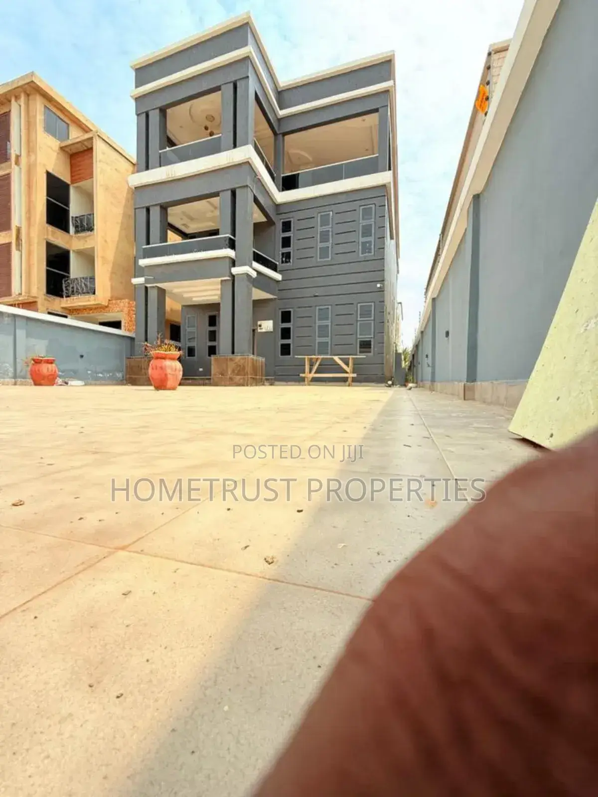 5bdrm Duplex in Hometrust, East Legon for sale