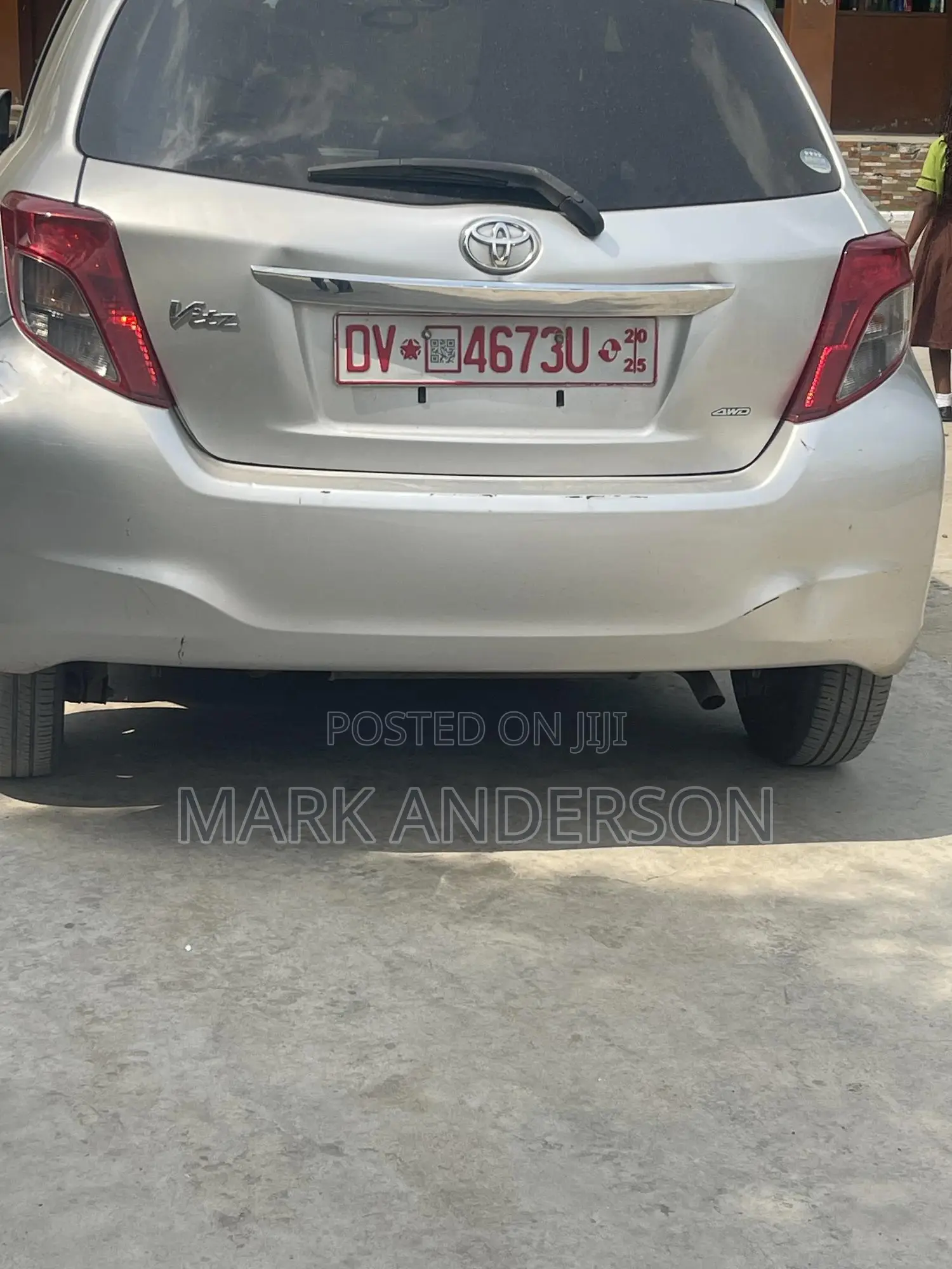 Toyota Vitz 2013 Silver