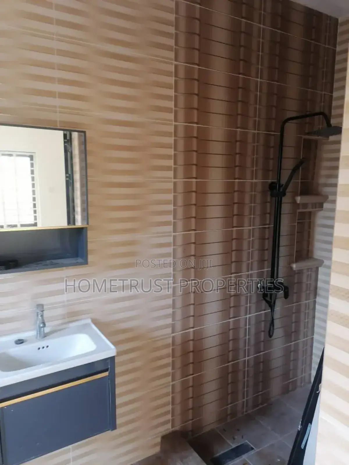 4bdrm Duplex in Hometrust Properties, Amasaman for sale