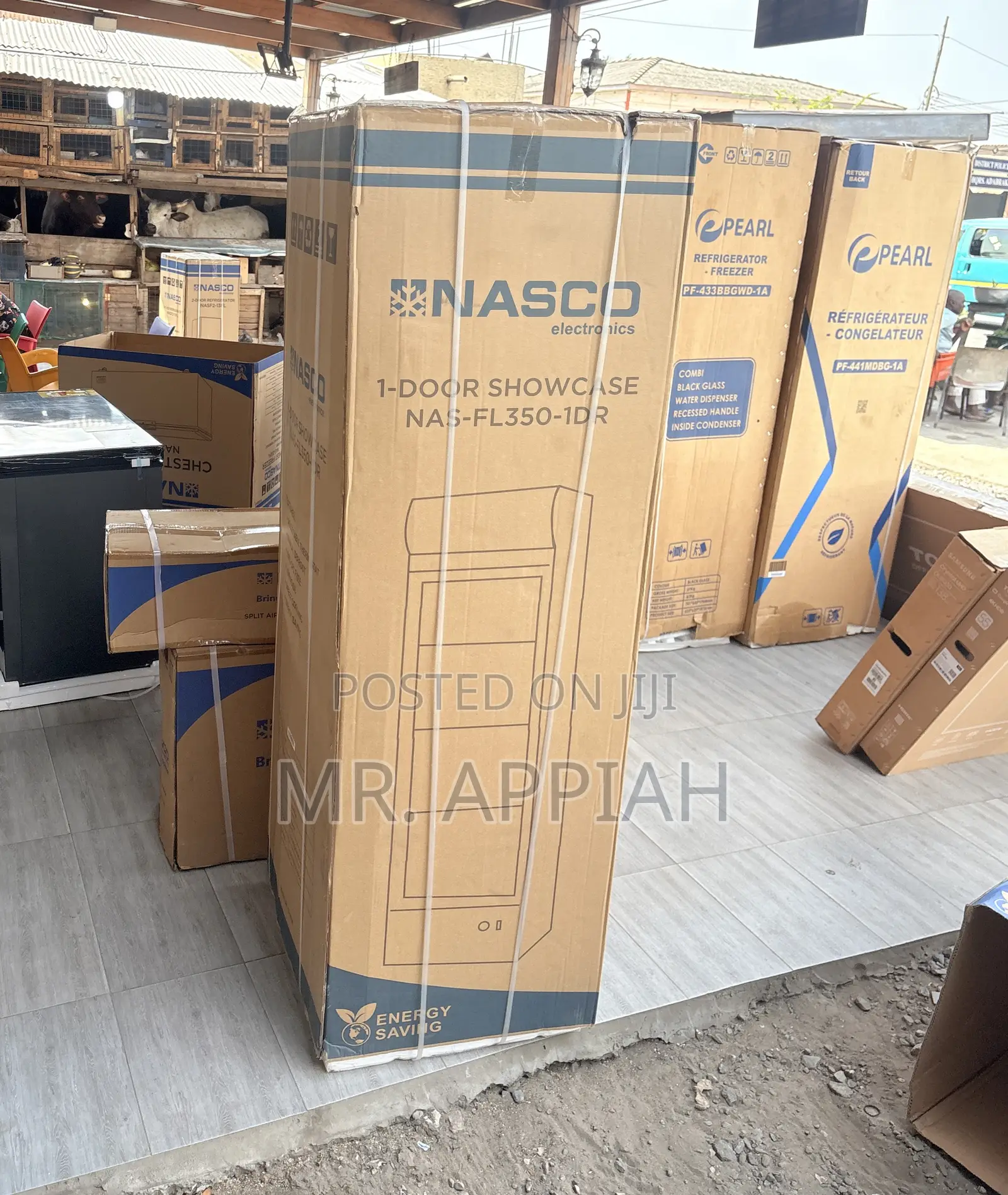 Sleek Nasco Nas-Fl350-1dr Single Door Display Refrigerator.
