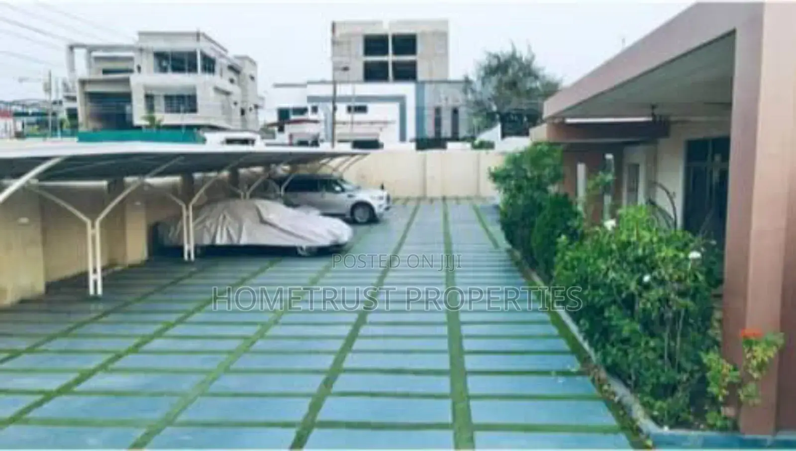 6bdrm Mansion in Hometrust Properties, Labone for sale