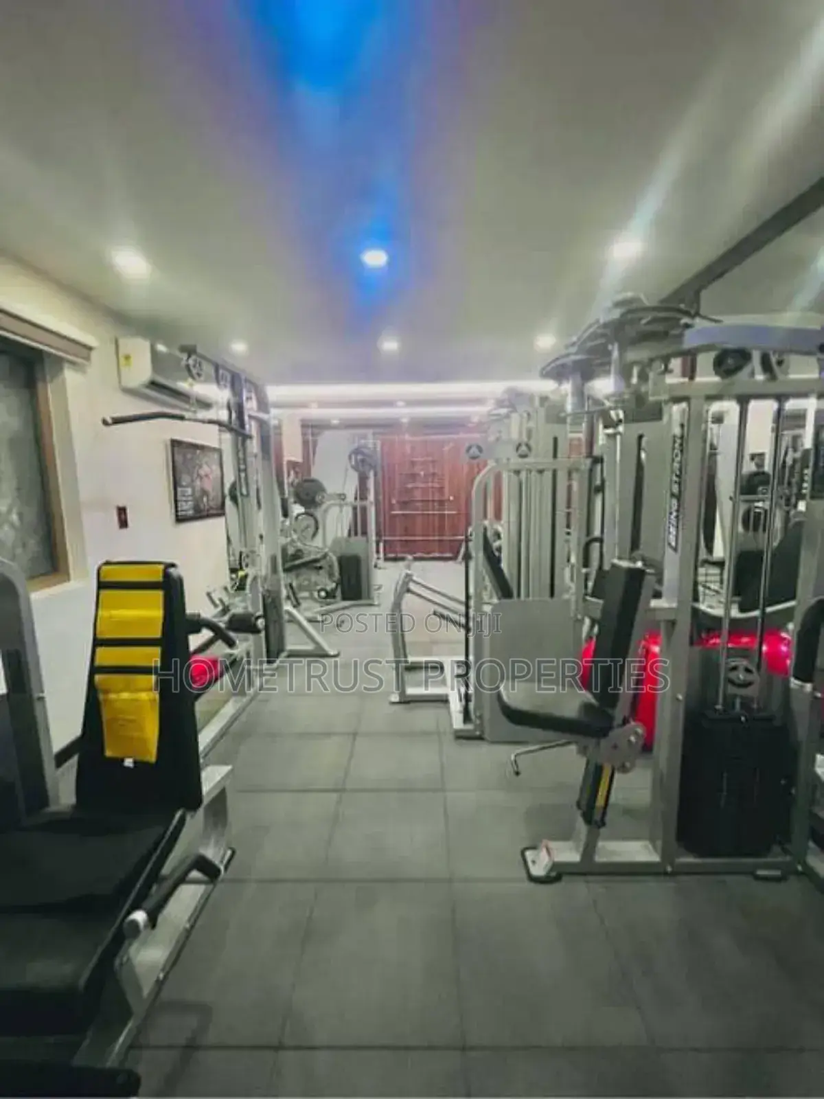 6bdrm Mansion in Hometrust Properties, Labone for sale