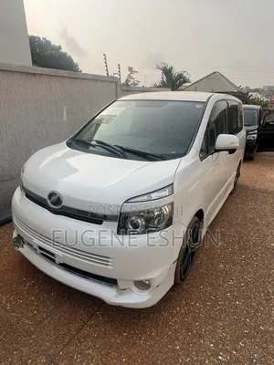 Toyota Voxy 2010 White