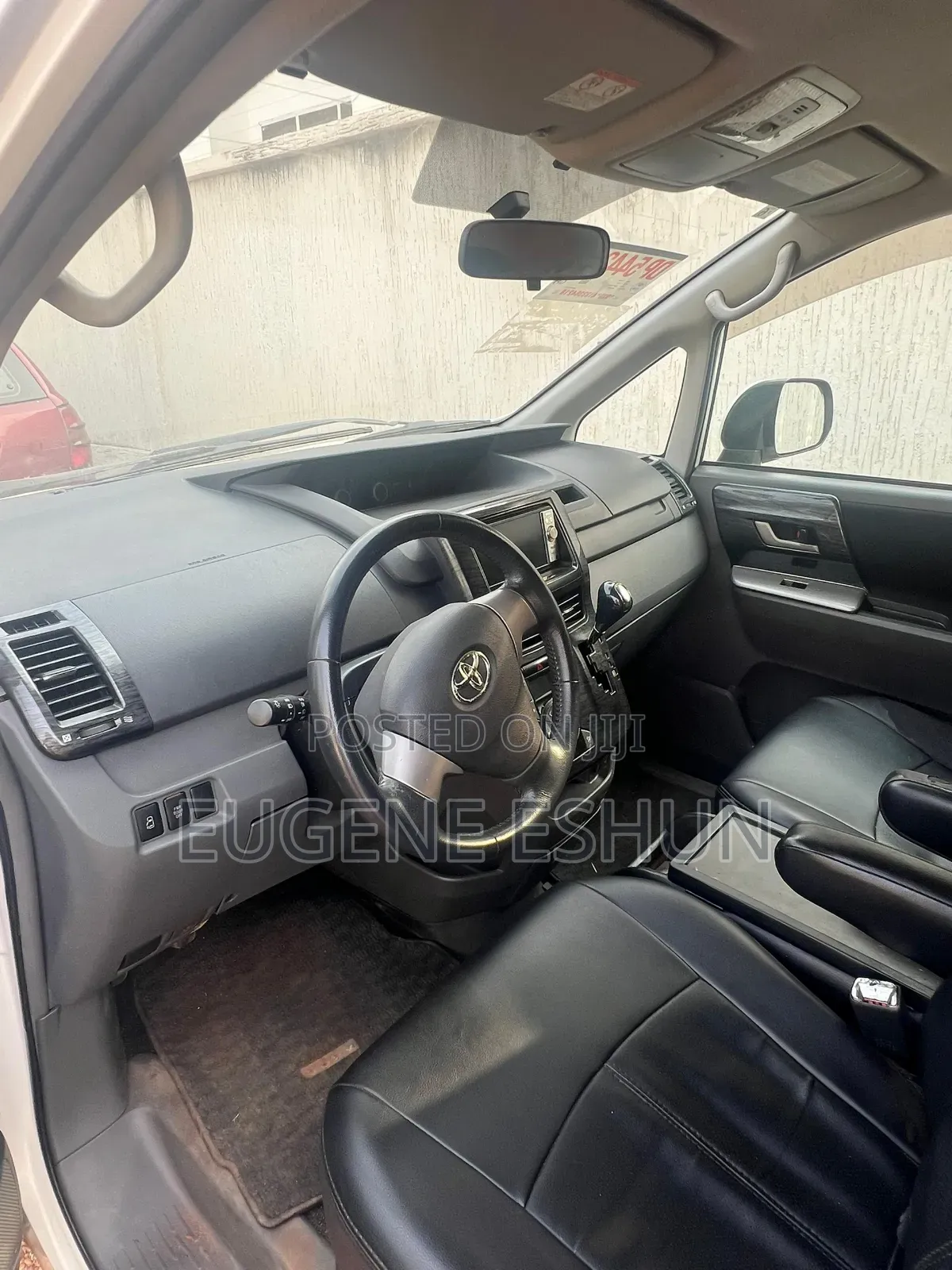 Toyota Voxy 2010 White