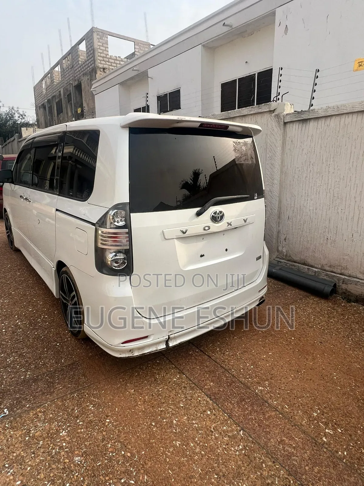 Toyota Voxy 2010 White