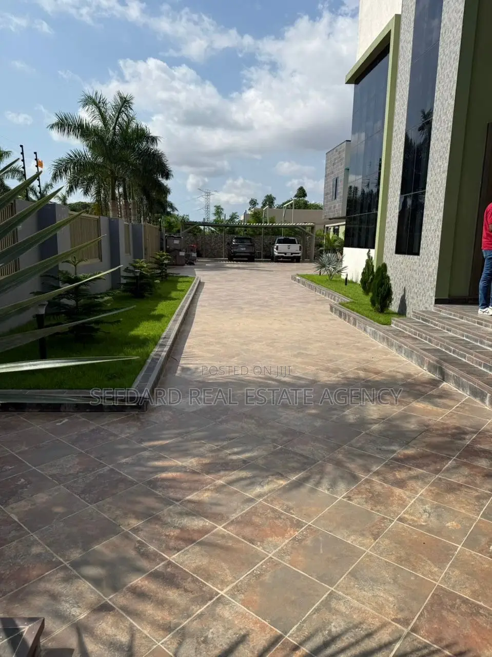 Furnished 7bdrm Mansion in Dome for sale