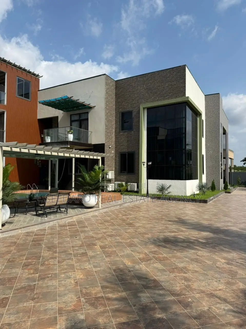 Furnished 7bdrm Mansion in Dome for sale