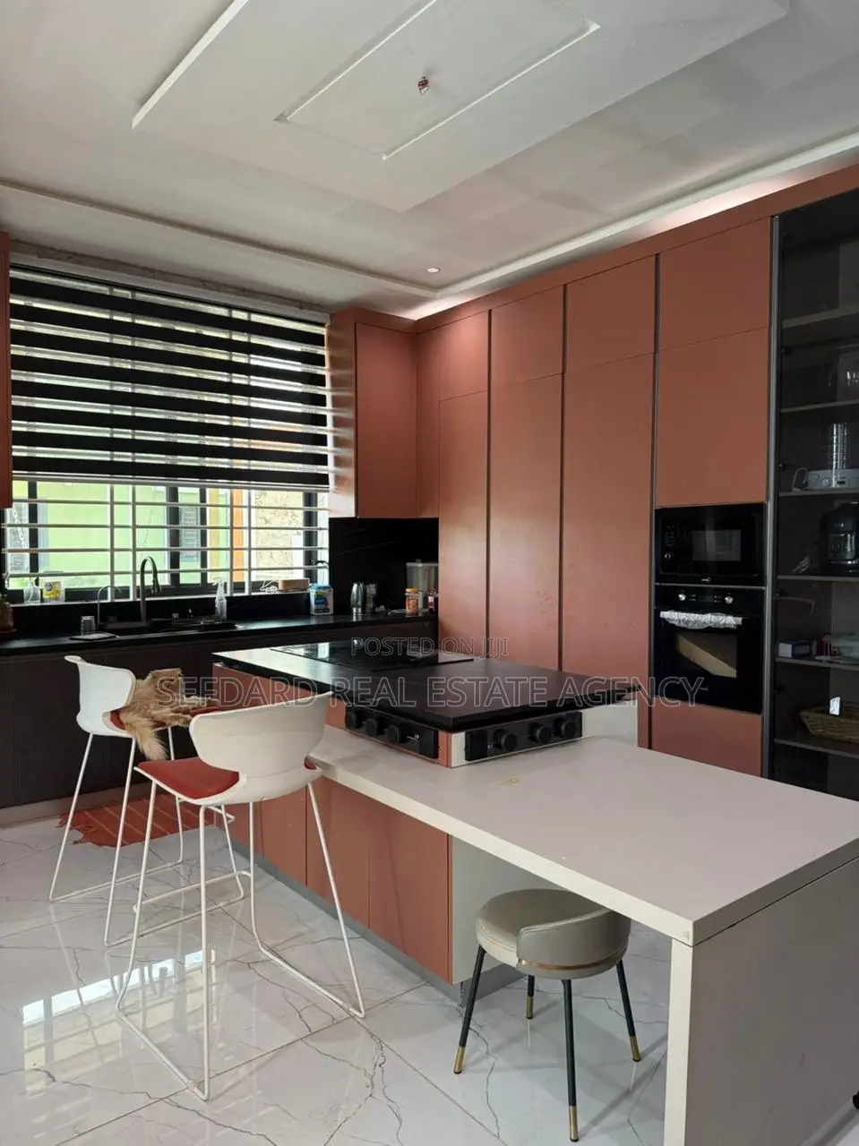 Furnished 7bdrm Mansion in Dome for sale