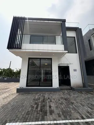 4bdrm Townhouse / Terrace in Dzorwulu for rent