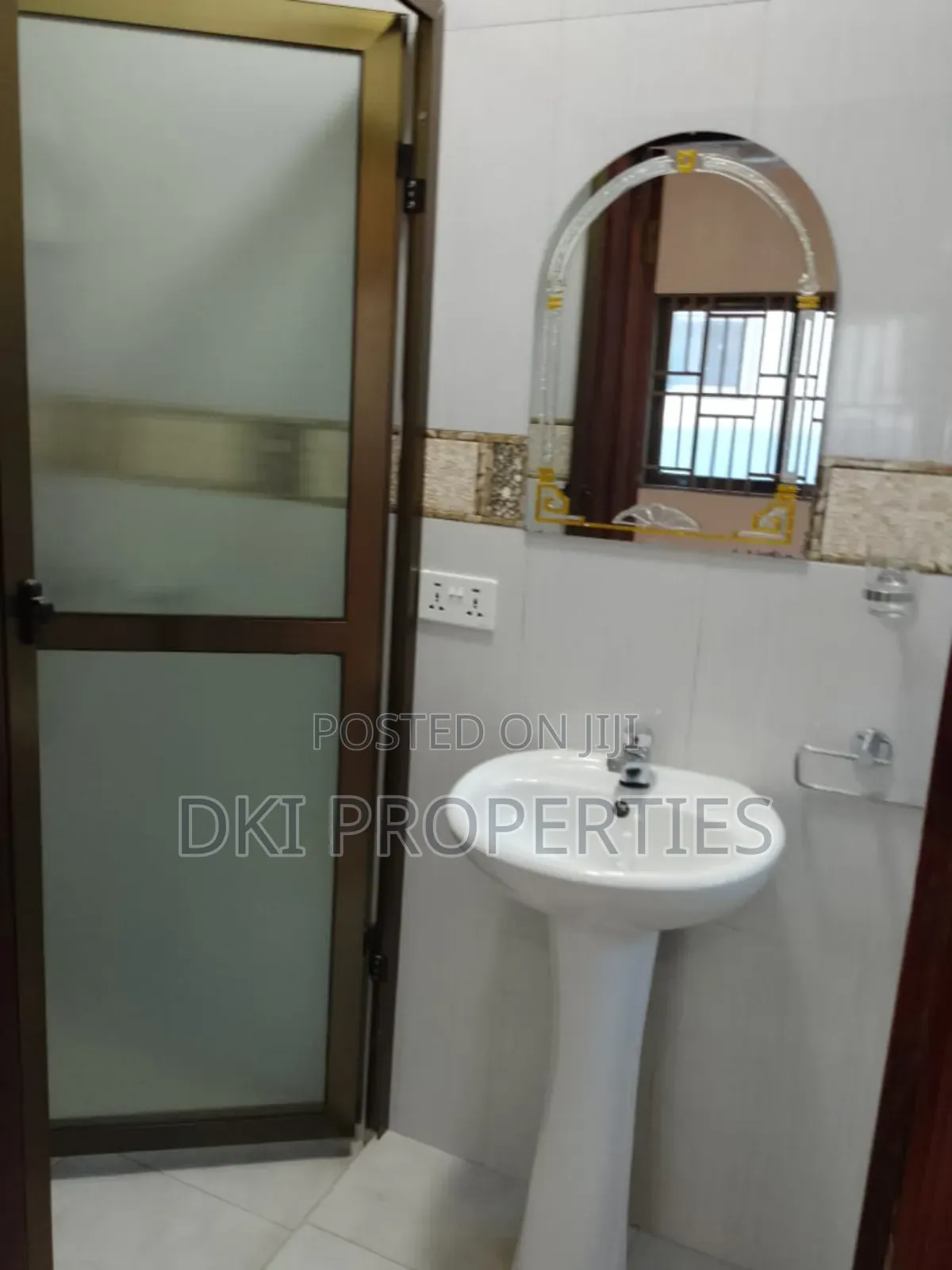 Furnished 5bdrm House in Dki Properties, Appolonia City for rent